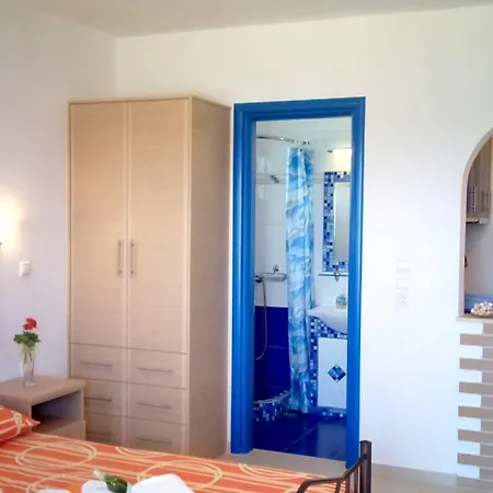 Ammoudia Apartment *